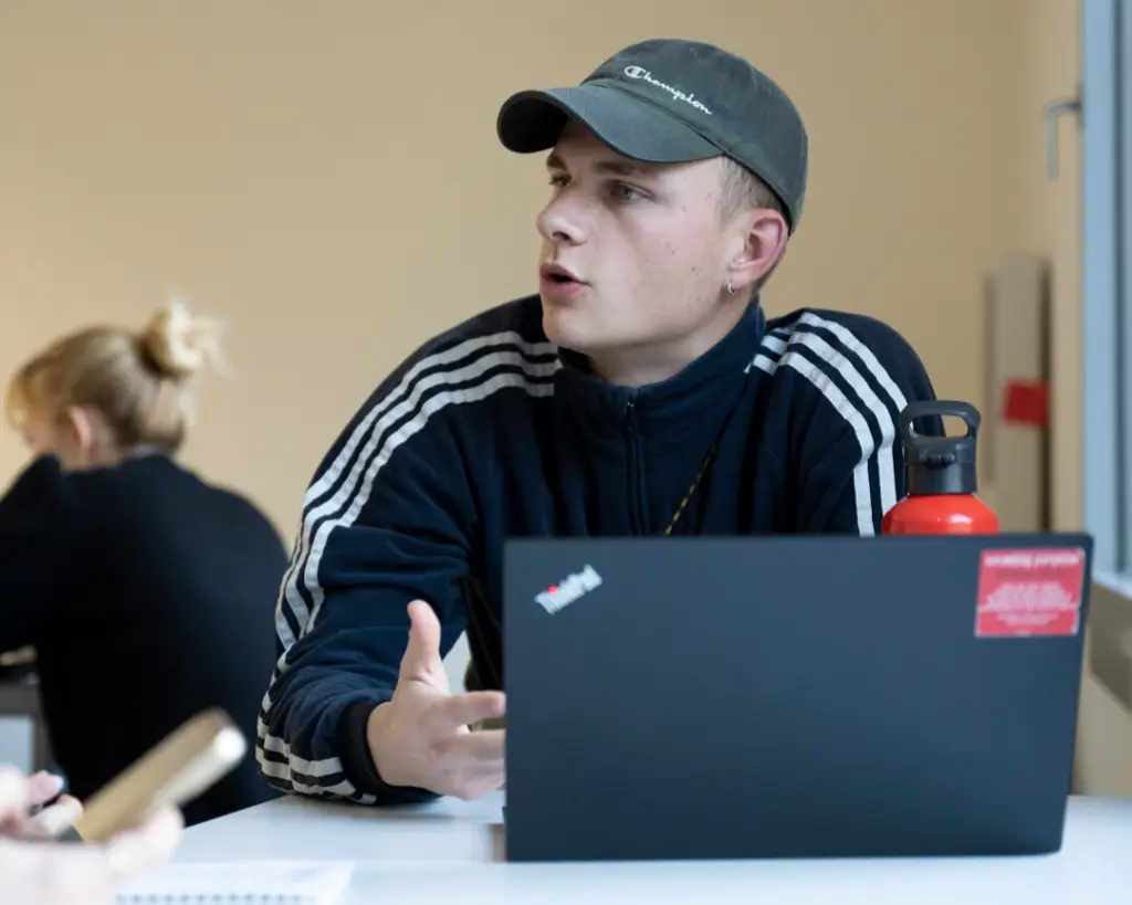 667b6b15 626c 49d0 ab77 8e22854b95ab